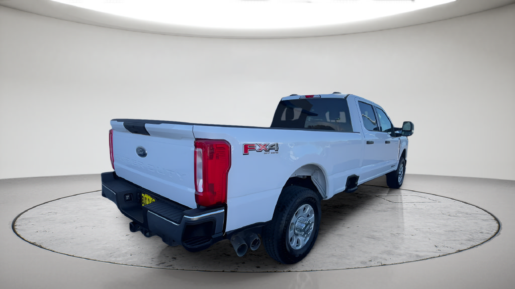 Used 2024 Ford F350 XLT w/ FX4 Off-Road Package AWD/4WD image 7