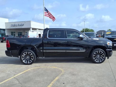 Used 2025 RAM 1500 Limited w/ Body Color Bumper Group AWD/4WD image 4