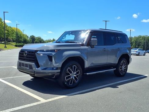 New 2025 Lexus GX 550 image 8
