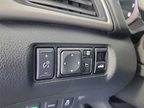 Used 2014 Nissan Sentra SV FWD image 31