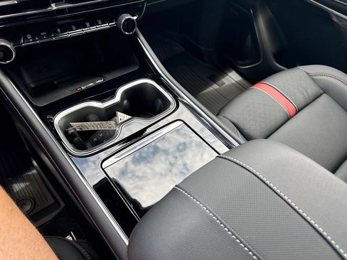 New 2026 Chevrolet Traverse RS w/ LPO, Floor Liner Package FWD image 19