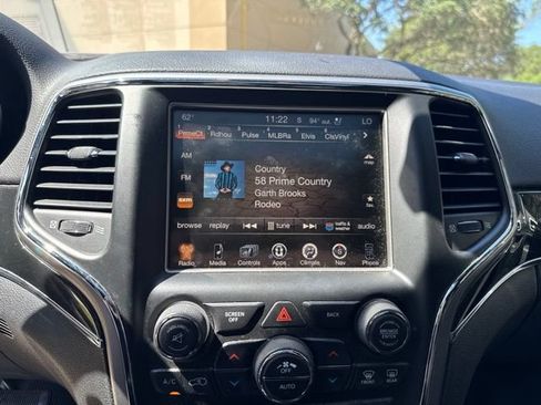 Used 2017 Jeep Grand Cherokee Trailhawk w/ Jeep Active Safety Group AWD/4WD image 9