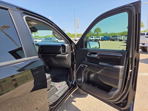 Used 2022 Chevrolet Silverado 1500 RST AWD/4WD image 21