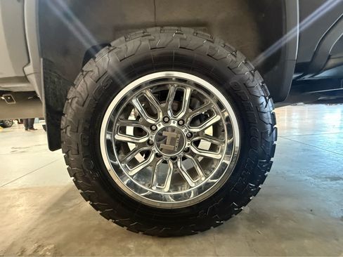Used 2023 Chevrolet Silverado 2500 LTZ w/ LTZ Convenience Package AWD/4WD image 9