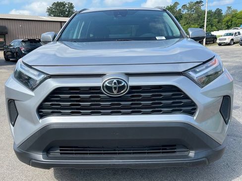 Used 2022 Toyota RAV4 XLE AWD/4WD image 3