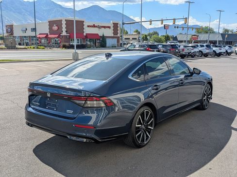 Used 2025 Honda Accord Touring image 3