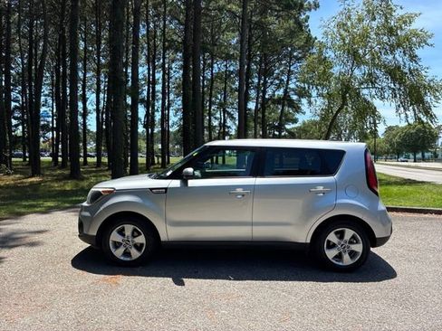 Used 2018 Kia Soul FWD image 6