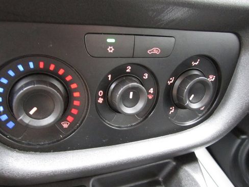 Used 2022 RAM ProMaster City Tradesman FWD image 19