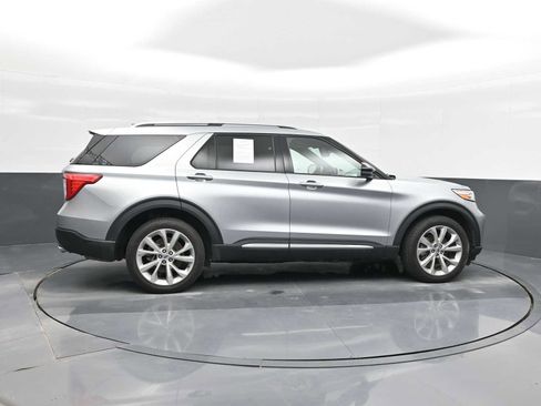 Used 2022 Ford Explorer Platinum w/ Technology Package image 6