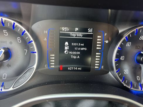 Used 2022 Chrysler Voyager LX FWD image 22
