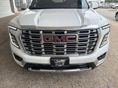 Certified 2025 GMC Yukon Denali AWD/4WD image 30