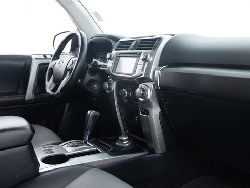 Used 2016 Toyota 4Runner SR5 Premium image 32