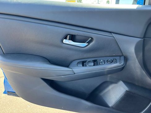 Used 2025 Nissan Sentra SV FWD image 18