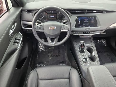 Used 2023 Cadillac XT4 Premium Luxury FWD image 12