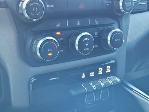 Used 2023 RAM 1500 Big Horn AWD/4WD image 24