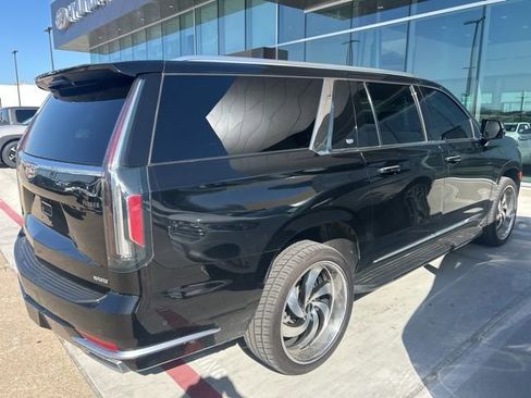 Used 2021 Cadillac Escalade ESV Premium Luxury image 4