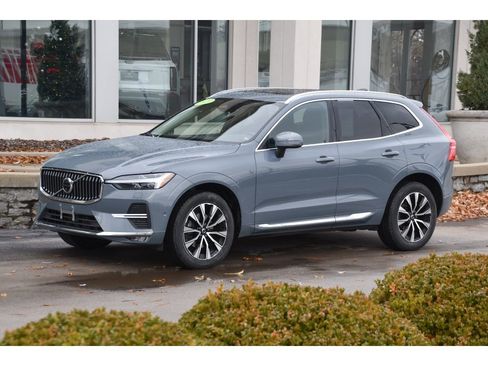 Certified 2023 Volvo XC60 B5 Plus w/ Climate Package image 7