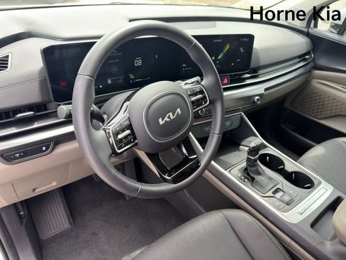 New 2026 Kia Carnival FWD image 12