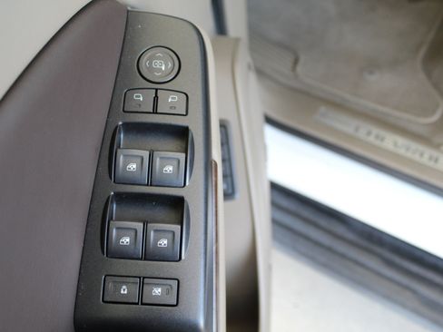 Used 2019 Chevrolet Suburban LT AWD/4WD image 34