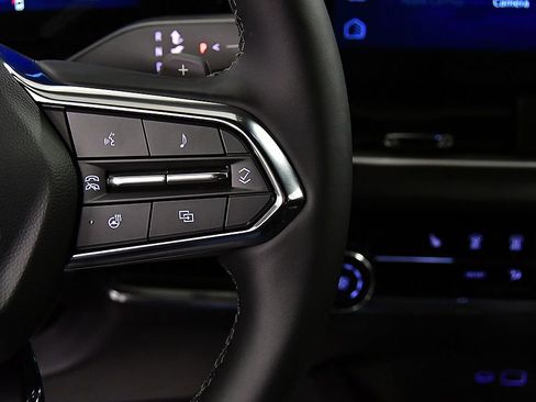 New 2026 Chevrolet Equinox LT AWD/4WD image 19