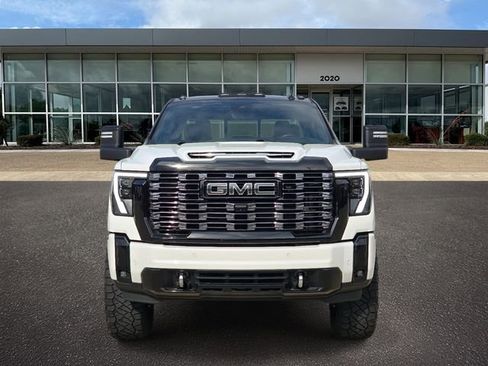 Used 2025 GMC Sierra 2500 Denali Ultimate image 2