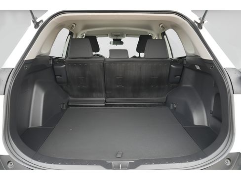 Used 2021 Toyota RAV4 LE AWD/4WD image 11