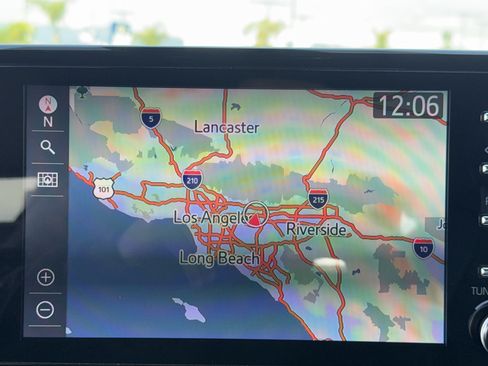 Used 2021 Toyota Sienna XSE w/ XSE Plus Package image 23