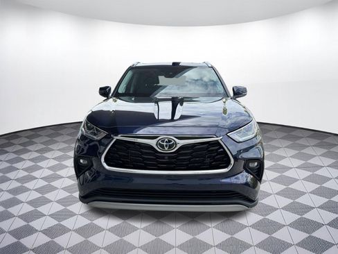 Used 2022 Toyota Highlander Platinum FWD image 6
