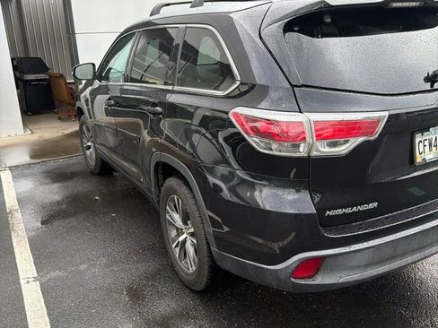 Used 2016 Toyota Highlander XLE FWD image 6