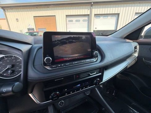 Used 2023 Nissan Rogue SV FWD image 21