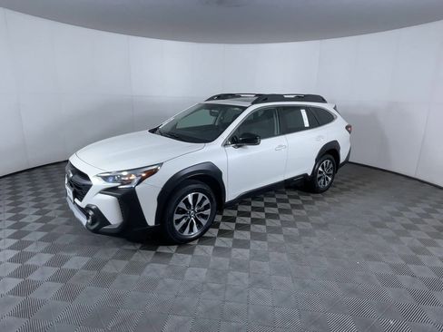 Used 2023 Subaru Outback Limited XT image 4