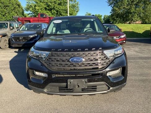 Used 2021 Ford Explorer XLT w/ Equipment Group 202A AWD/4WD image 8