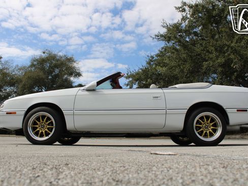Used 1994 Chrysler LeBaron GTC image 16