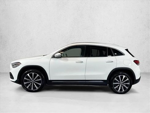 Used 2022 Mercedes-Benz GLA 250 w/ Premium Package Lite image 8