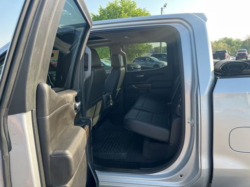 Used 2022 Chevrolet Silverado 1500 RST w/ Redline Edition AWD/4WD image 11