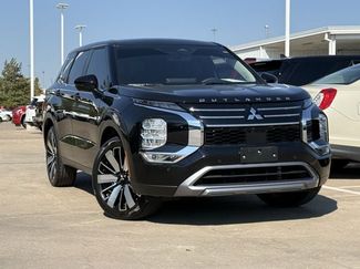 Used 2025 Mitsubishi Outlander SE FWD video 1