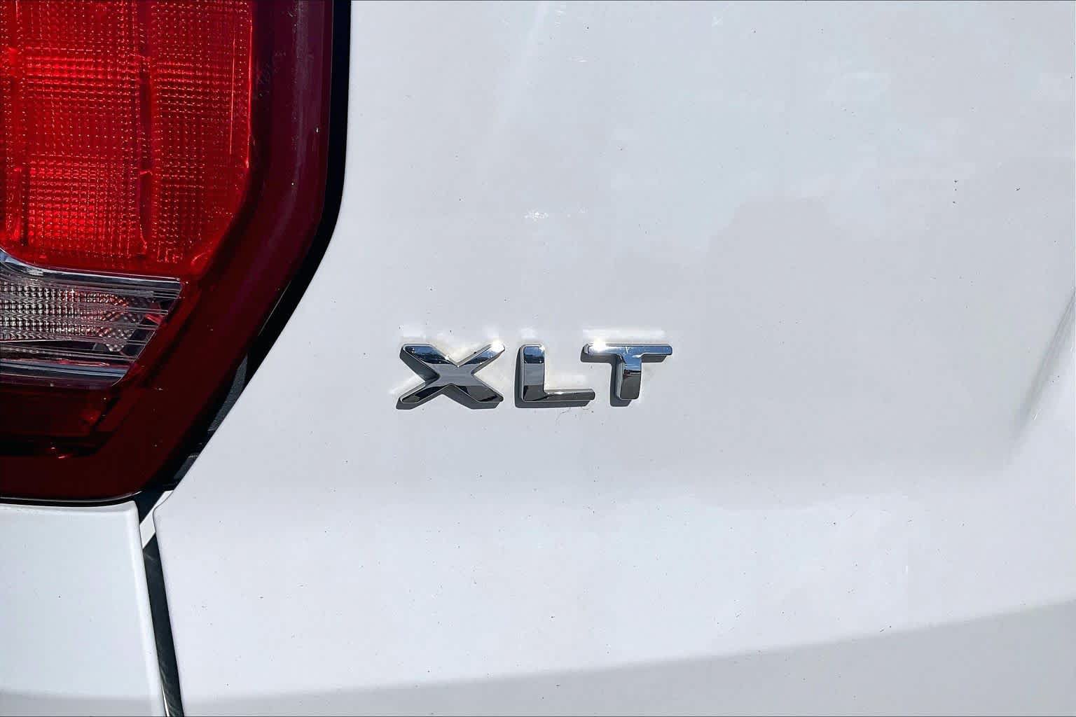 Used 2017 Ford Explorer XLT FWD image 33