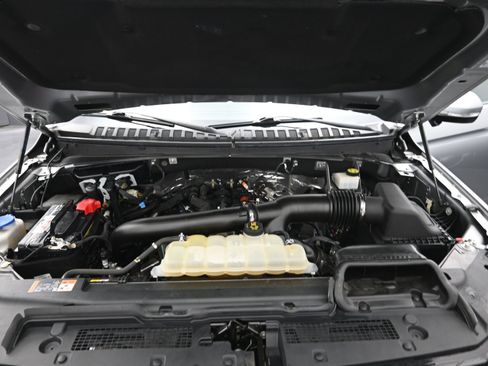 Used 2022 Ford Expedition Limited image 26