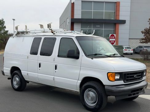 Used 2006 Ford E-250 and Econoline 250 image 2
