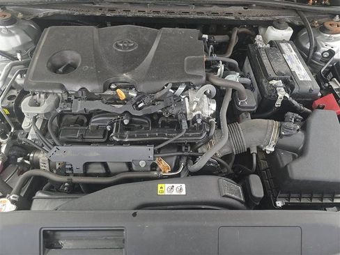 Used 2021 Toyota Camry SE w/ Cold Weather Package FWD image 14