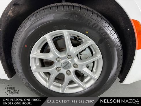 Used 2021 Chrysler Voyager Lxi FWD image 15