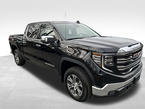 Used 2025 GMC Sierra 1500 SLT image 8