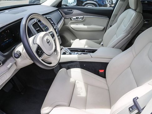 Used 2025 Volvo XC90 T8 Ultra w/ Protection Package Premier AWD/4WD image 5
