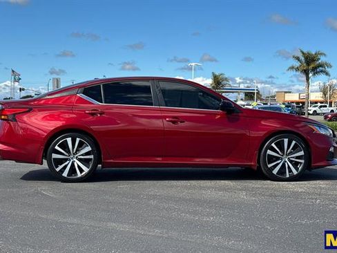 Used 2022 Nissan Altima 2.5 SR image 3