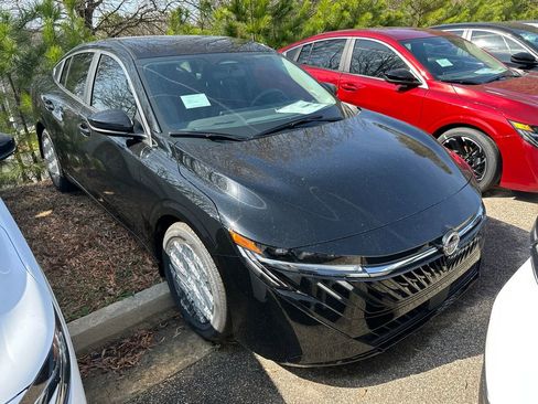 Used 2026 Nissan Sentra SV w/ Floor Mat Package image 2