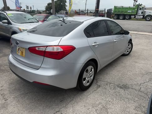 Used 2015 Kia Forte LX w/ Popular Package FWD image 4