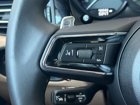 Certified 2025 Porsche Macan S AWD/4WD image 28