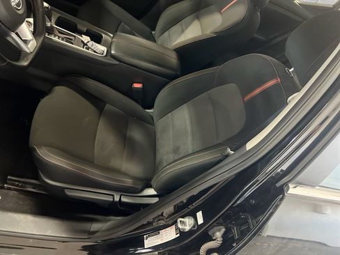Used 2025 Nissan Sentra SR FWD image 18