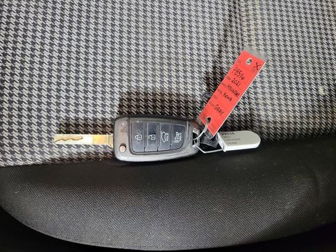 Used 2021 Hyundai Kona SE FWD image 23
