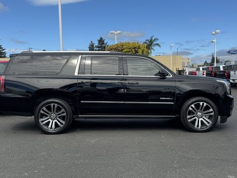 Used 2019 GMC Yukon XL Denali w/ Denali Ultimate Package AWD/4WD image 7